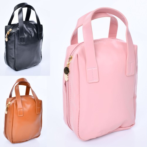 Сумочка 14х20х5 см з 2 короткими ручками та внутрішніми кишенями, застібка-блискавка, в сортименті