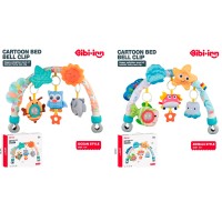 Підвіска на коляску 40х36х5 см, з 3 м`якими підвісками-брязкальцями, в асортименті, у коробці 35х29х6 см.