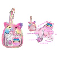 Дитяча косметика: тіні для повік, лак та аксесуари, у валізі 35х5х20 см