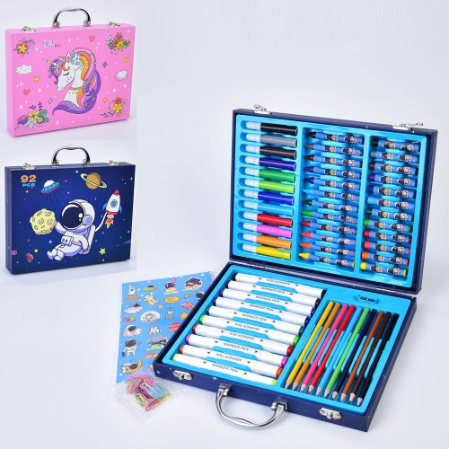 Набір для творчості з 92 предметів: олівці, 22 фломастери, наліпки, крейда, розмальовки, скріпки, в асортименті, у валізі 30,5х23,5х5 см