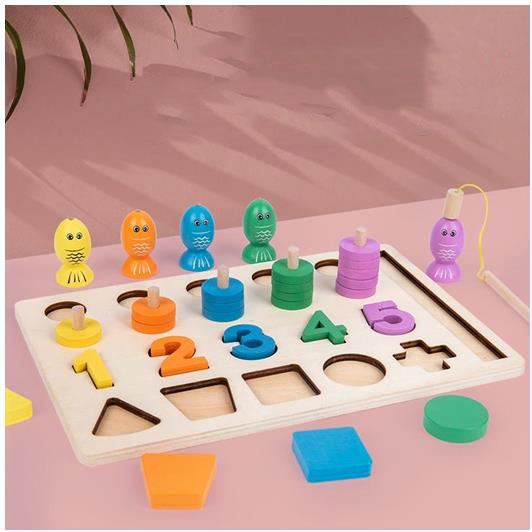 Багатофункціональна дошка 22х15 см навчальна: цифри від 1 до 5, кільця для лічби, фігури, магнітна рибалка, у коробці 23х15,5х3 см
