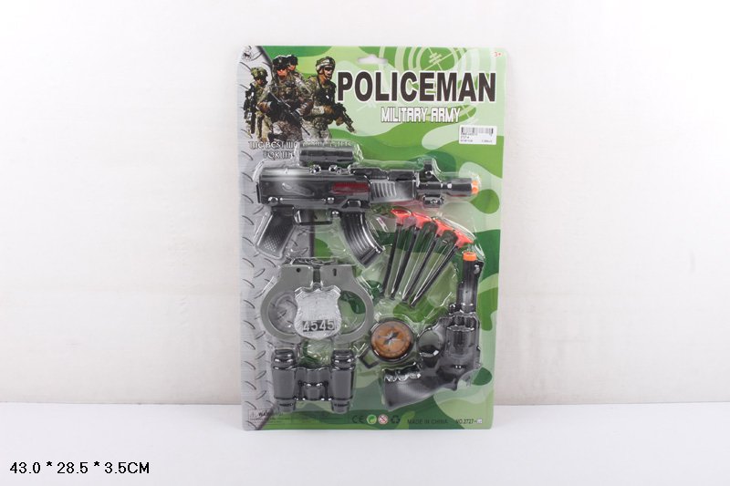 Набір поліцейського: 2 види зброї, наручники, бінокль, компас, снаряди на присосках, на планшетці 43х28,5х3,5 см